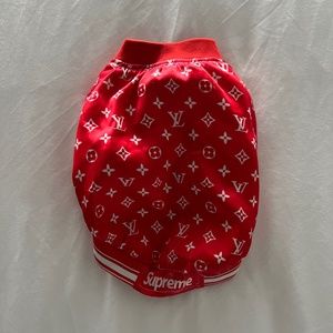 LV SUPREME DOG BOMBER RED (SMALL)